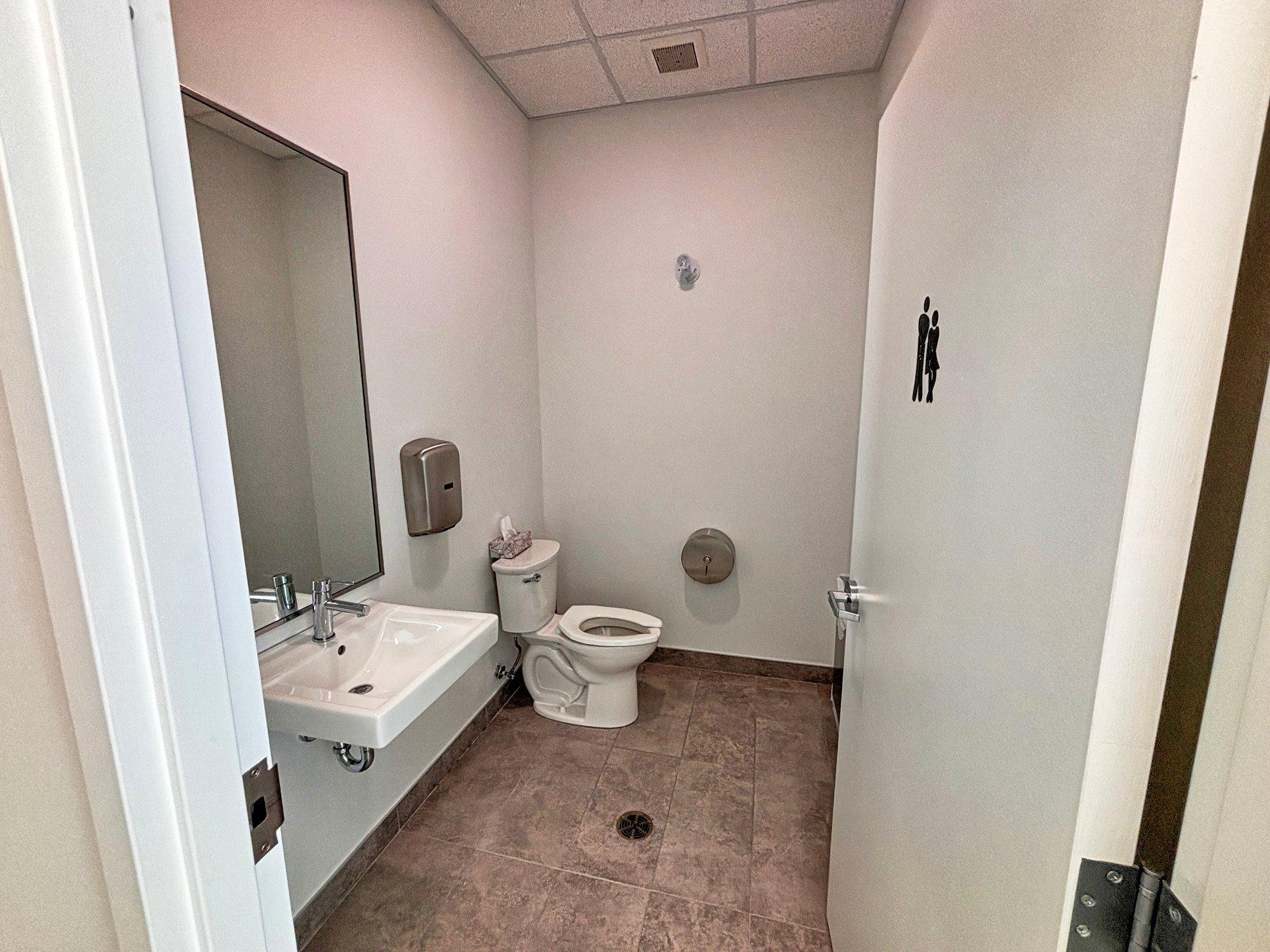









3351


Av. de la Gare

, 300,
Mascouche,




QC
J6W6M1

