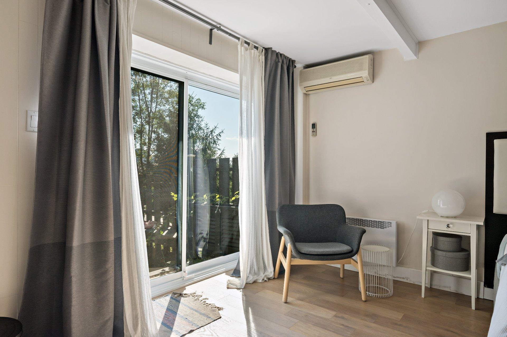 









231


Ch. de Lac-Tremblant-Nord

, 422,
Mont-Tremblant,




QC
J8E1B4

