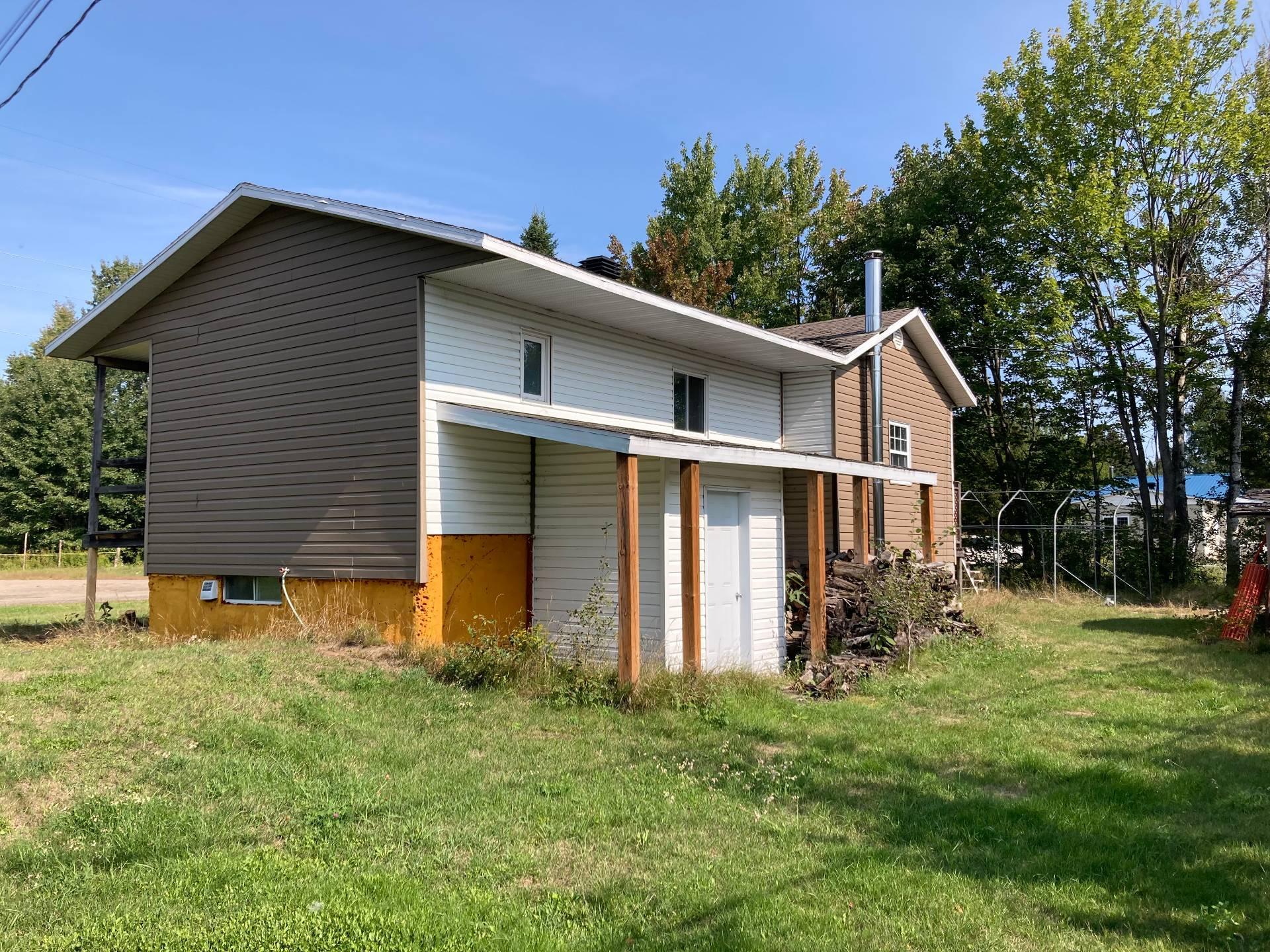 









165


Rue Roland

,
Saint-Étienne-des-Grès,




QC
G0X2P0

