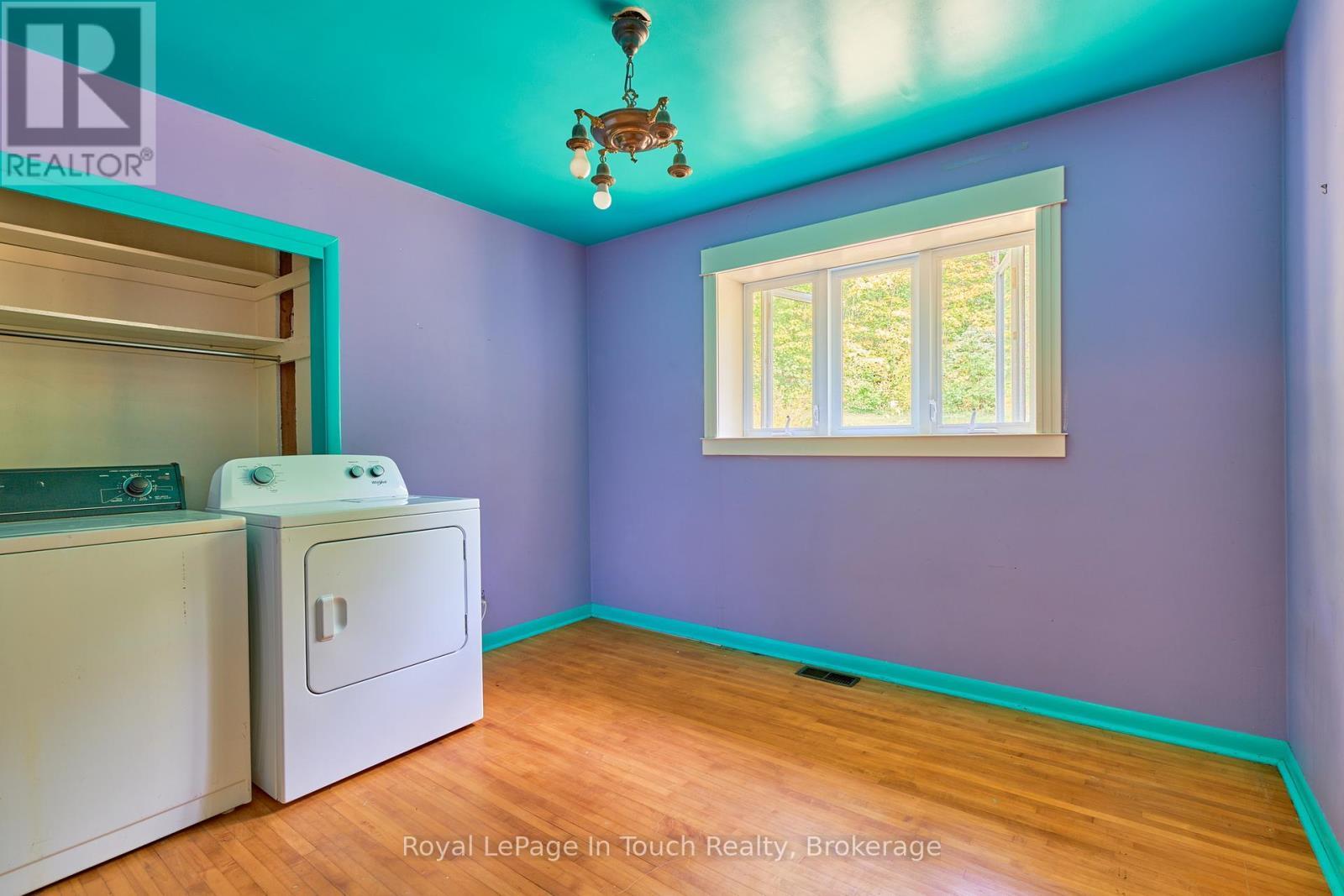 












319 CHURCH STREET

,
Penetanguishene,




Ontario
L9M1G5

