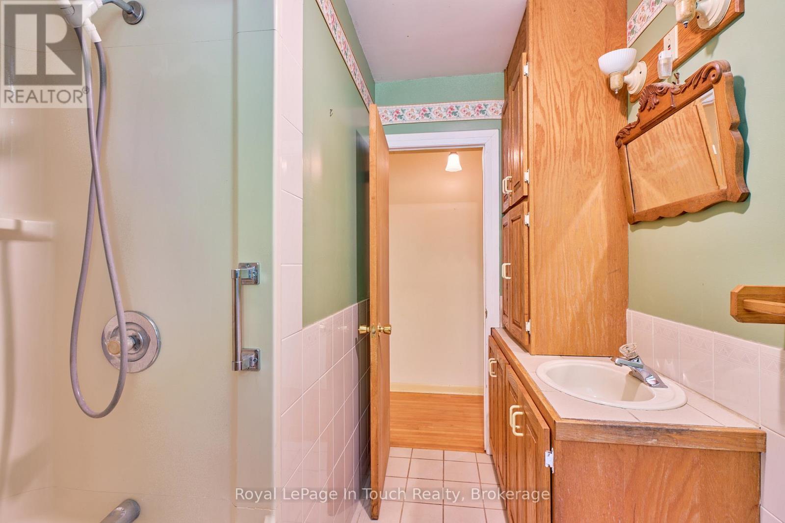 












319 CHURCH STREET

,
Penetanguishene,




Ontario
L9M1G5

