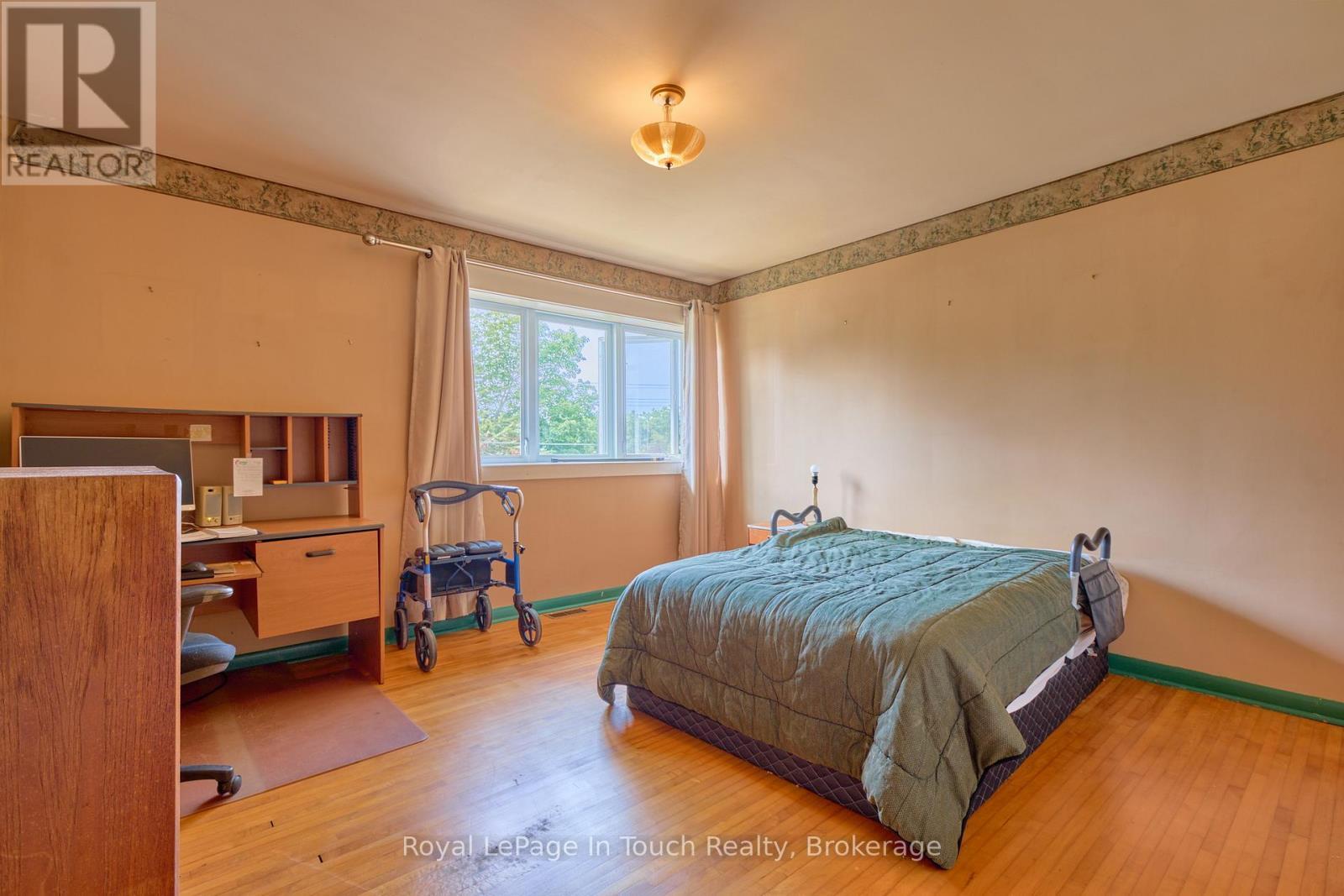 












319 CHURCH STREET

,
Penetanguishene,




Ontario
L9M1G5

