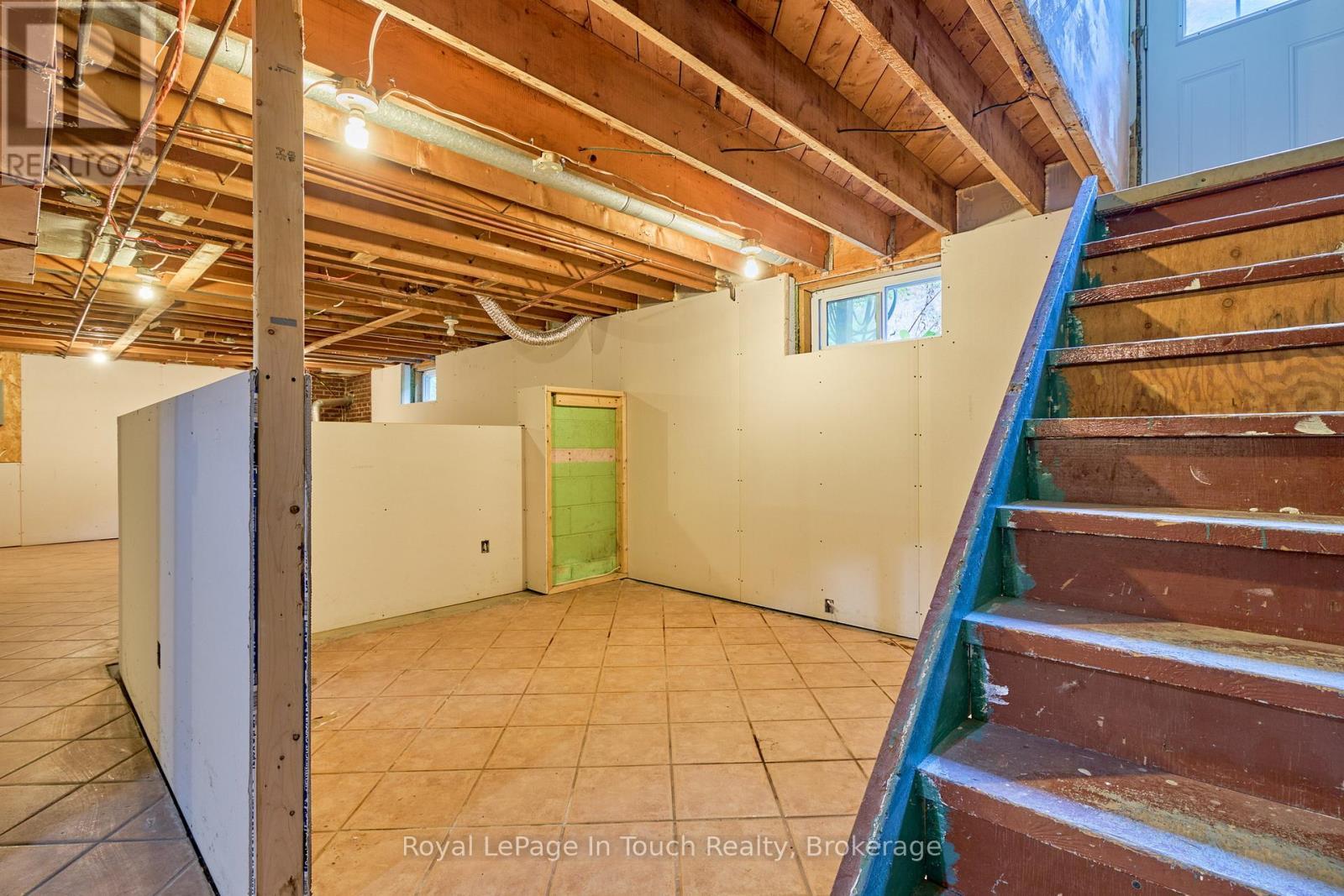 












319 CHURCH STREET

,
Penetanguishene,




Ontario
L9M1G5

