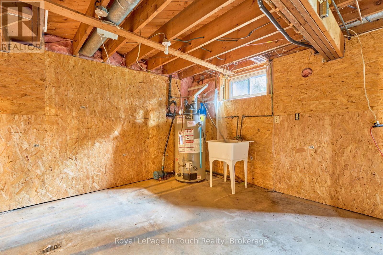 












319 CHURCH STREET

,
Penetanguishene,




Ontario
L9M1G5

