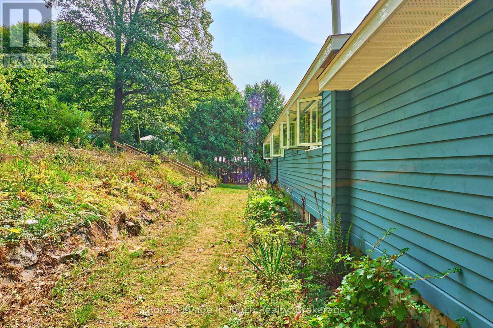












319 CHURCH STREET

,
Penetanguishene,




Ontario
L9M1G5

