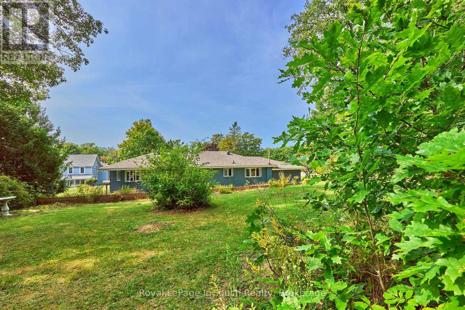 












319 CHURCH STREET

,
Penetanguishene,




Ontario
L9M1G5


