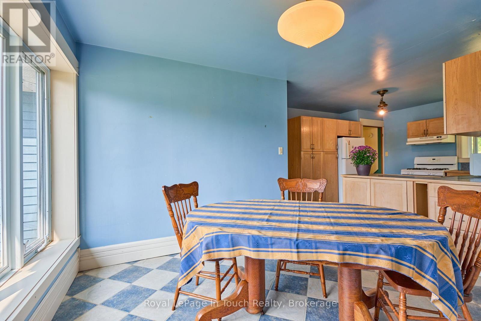 












319 CHURCH STREET

,
Penetanguishene,




Ontario
L9M1G5

