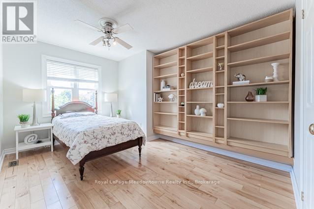 












518 GRAND RIDGE DRIVE

,
Cambridge,




Ontario
N1S4Y9

