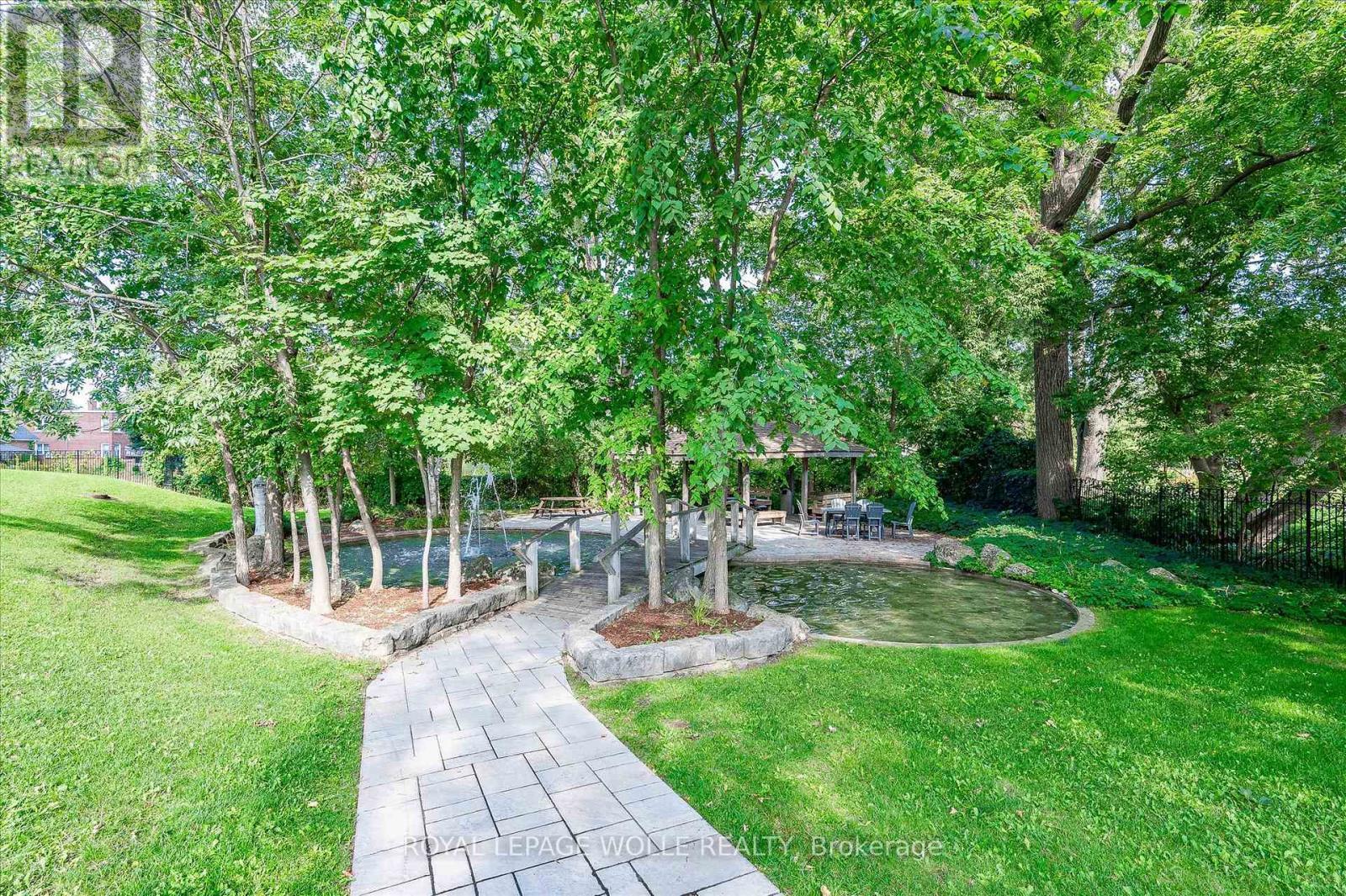 












903 - 4 WILLOW STREET

,
Waterloo,




Ontario
N2J4S2

