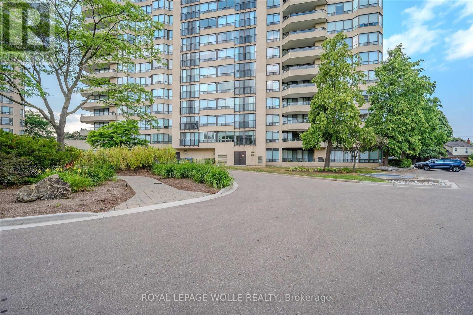 












903 - 4 WILLOW STREET

,
Waterloo,




Ontario
N2J4S2

