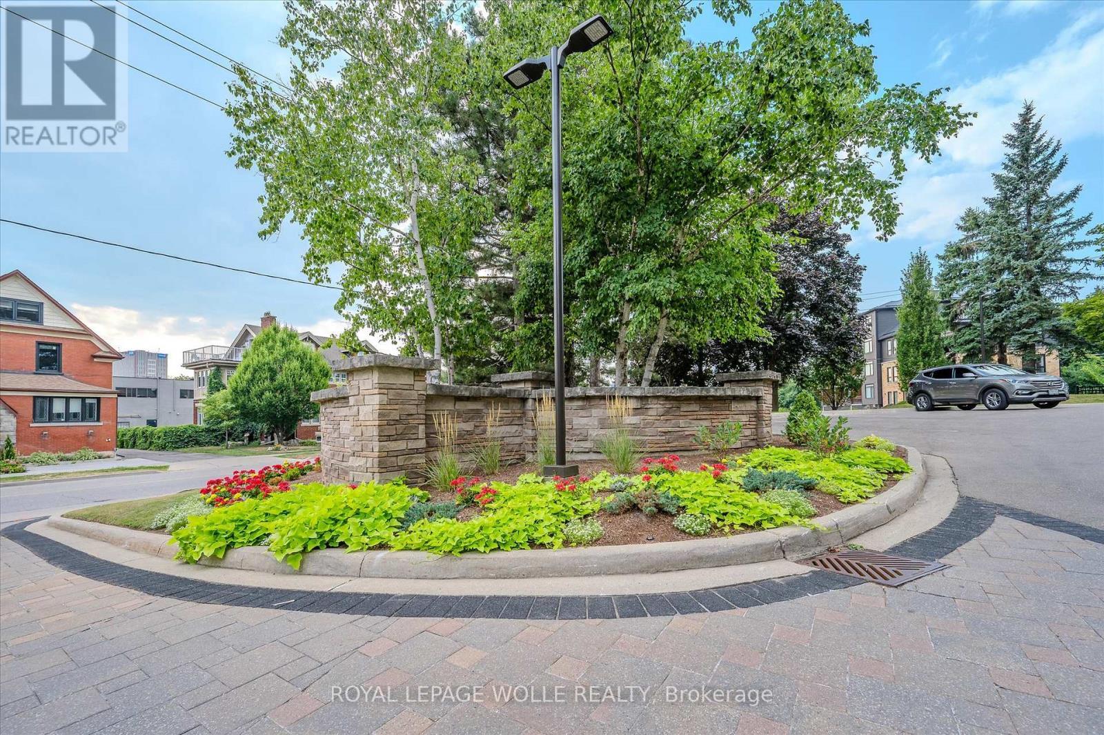 












903 - 4 WILLOW STREET

,
Waterloo,




Ontario
N2J4S2

