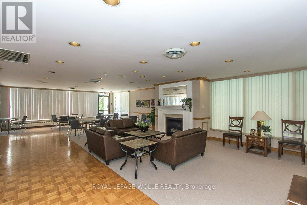 












903 - 4 WILLOW STREET

,
Waterloo,




Ontario
N2J4S2

