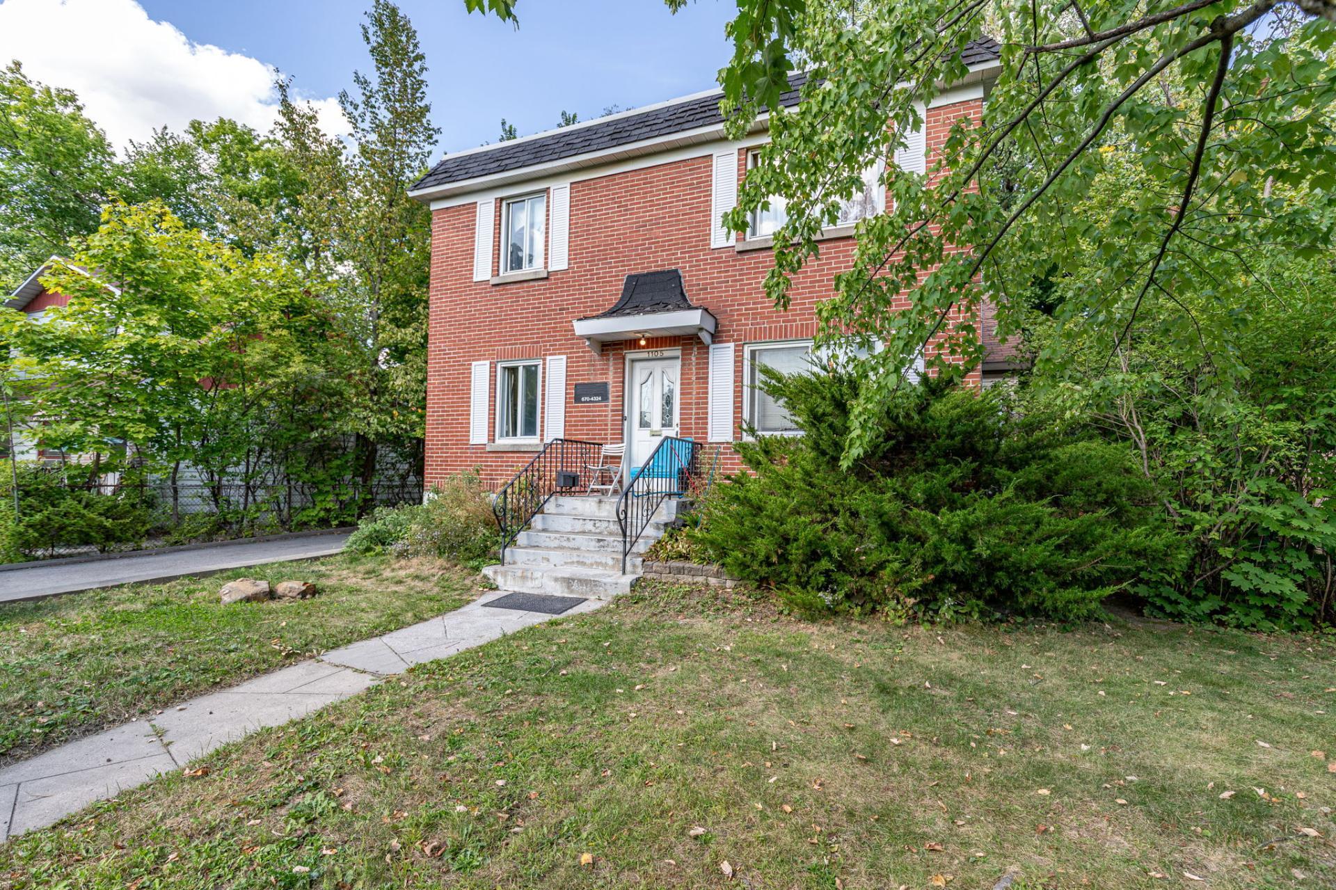 









1105


Rue Grant

,
Longueuil (Le Vieux-Longueuil),




QC
J4H3J9

