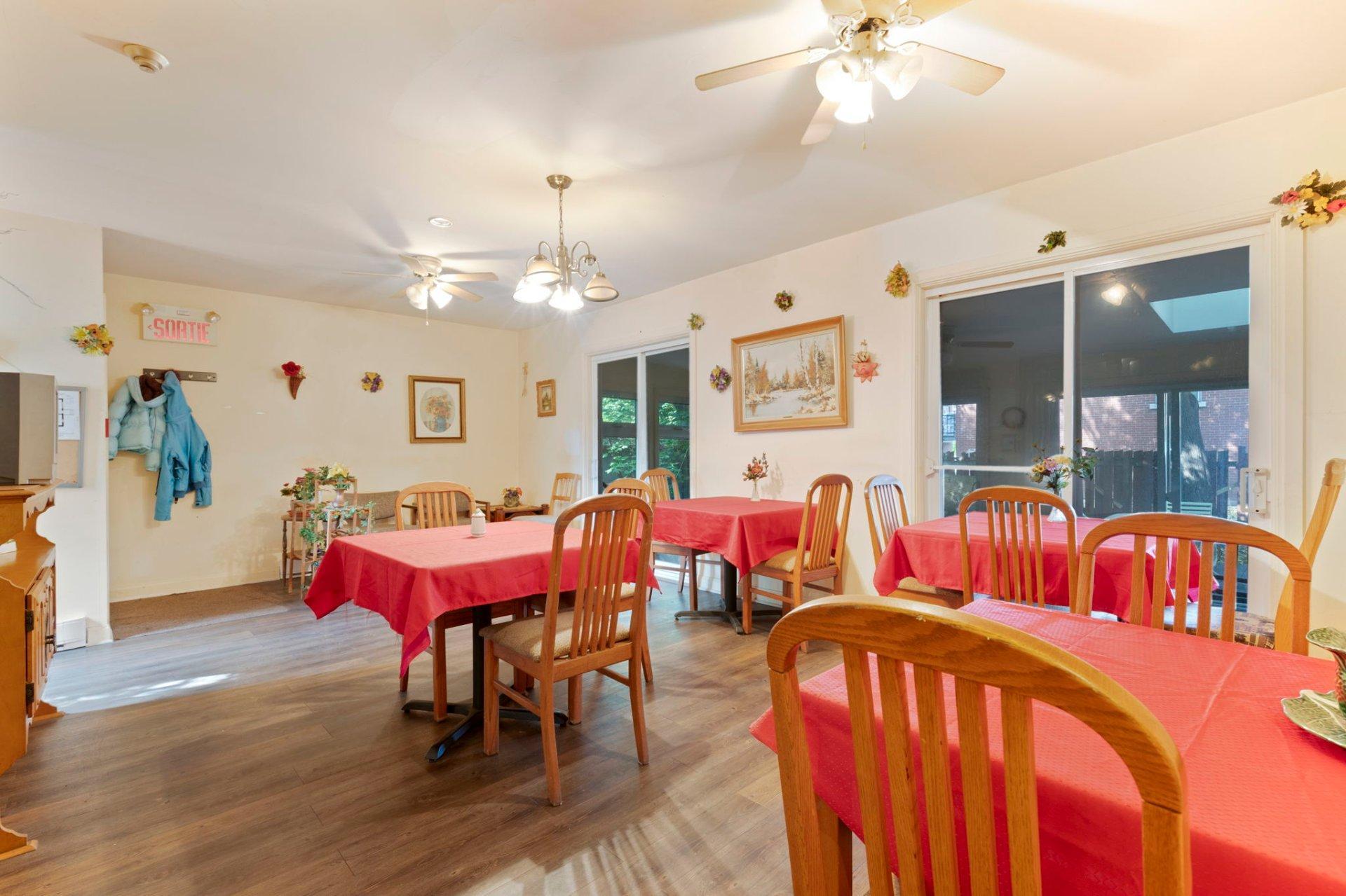 









1105


Rue Grant

,
Longueuil (Le Vieux-Longueuil),




QC
J4H3J9

