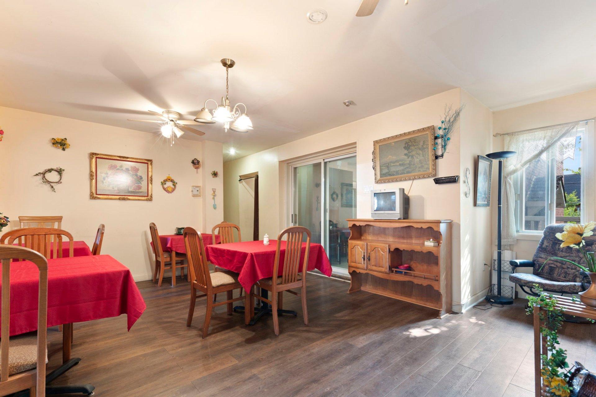 









1105


Rue Grant

,
Longueuil (Le Vieux-Longueuil),




QC
J4H3J9

