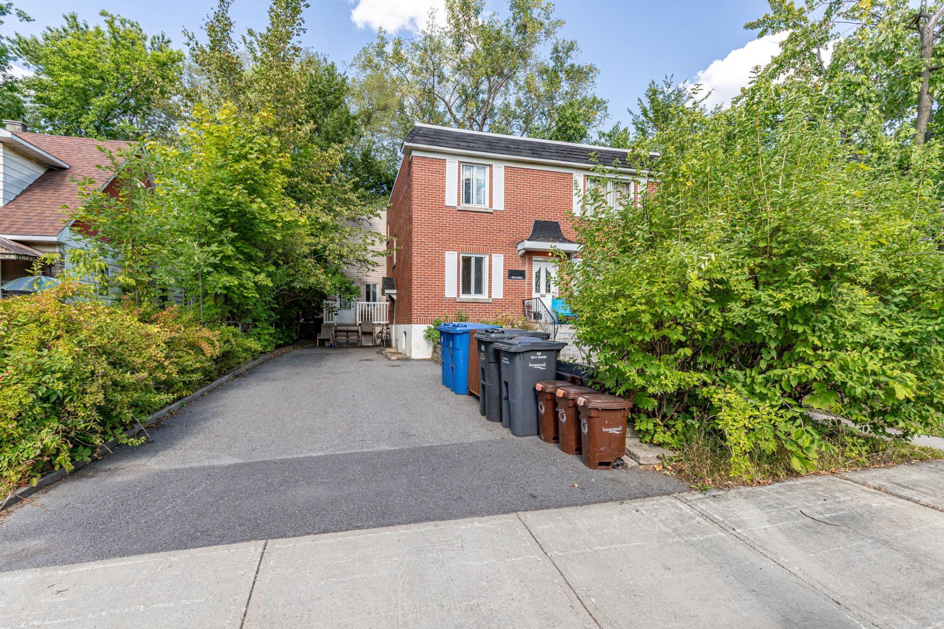 









1105


Rue Grant

,
Longueuil (Le Vieux-Longueuil),




QC
J4H3J9

