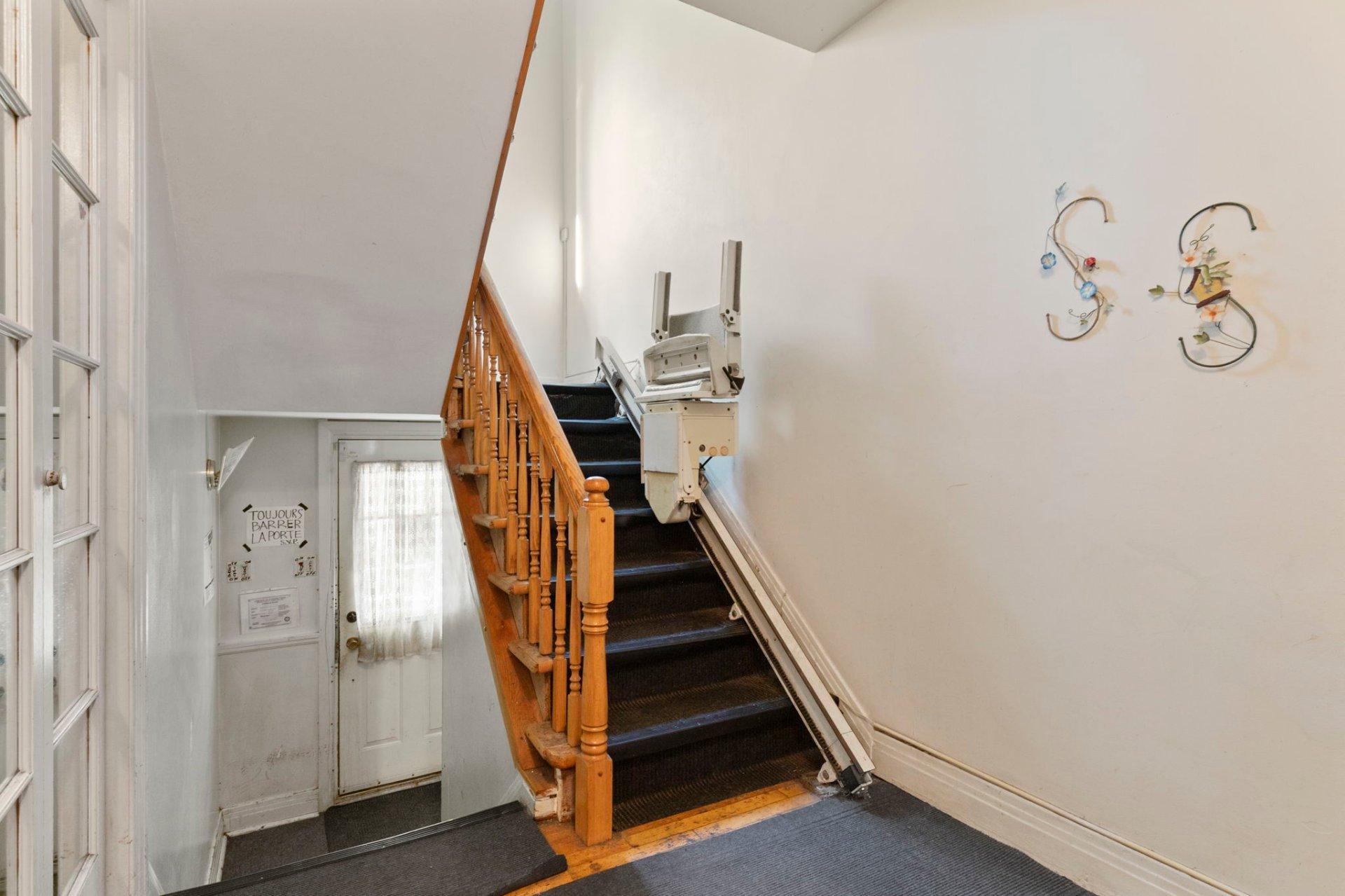 









1105


Rue Grant

,
Longueuil (Le Vieux-Longueuil),




QC
J4H3J9

