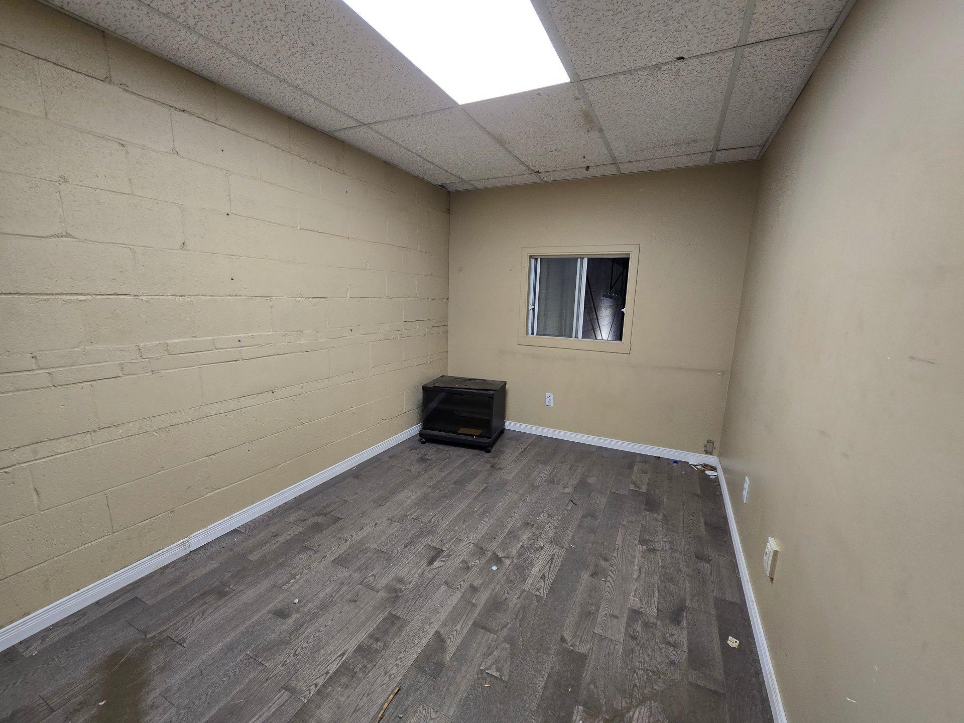 









1537


Desserte Nord Laval (A-440) O.

,
Laval (Chomedey),




QC
H7L3W3

