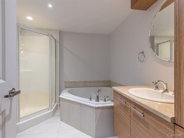 









7700


Rue du Mans

, 808,
Montréal (Saint-Léonard),




QC
H1S1Z9

