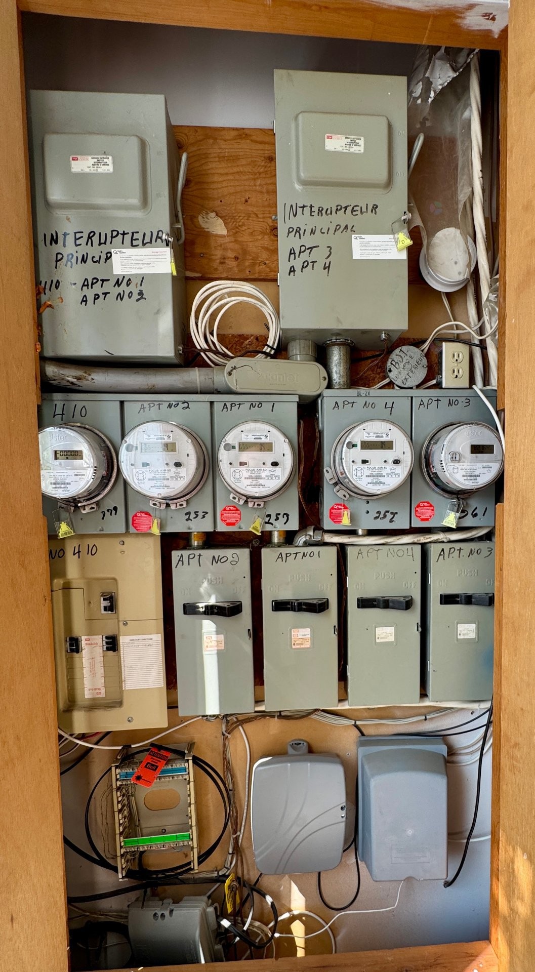 









410


Rue Marquis

,
Saint-Célestin - Village,




QC
J0C1G0

