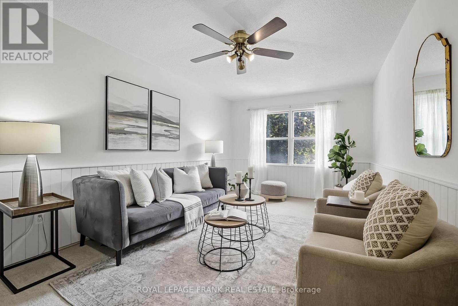 












72 REGINALD CRESCENT

,
Markham (Markham Village),




Ontario
L3P3T9

