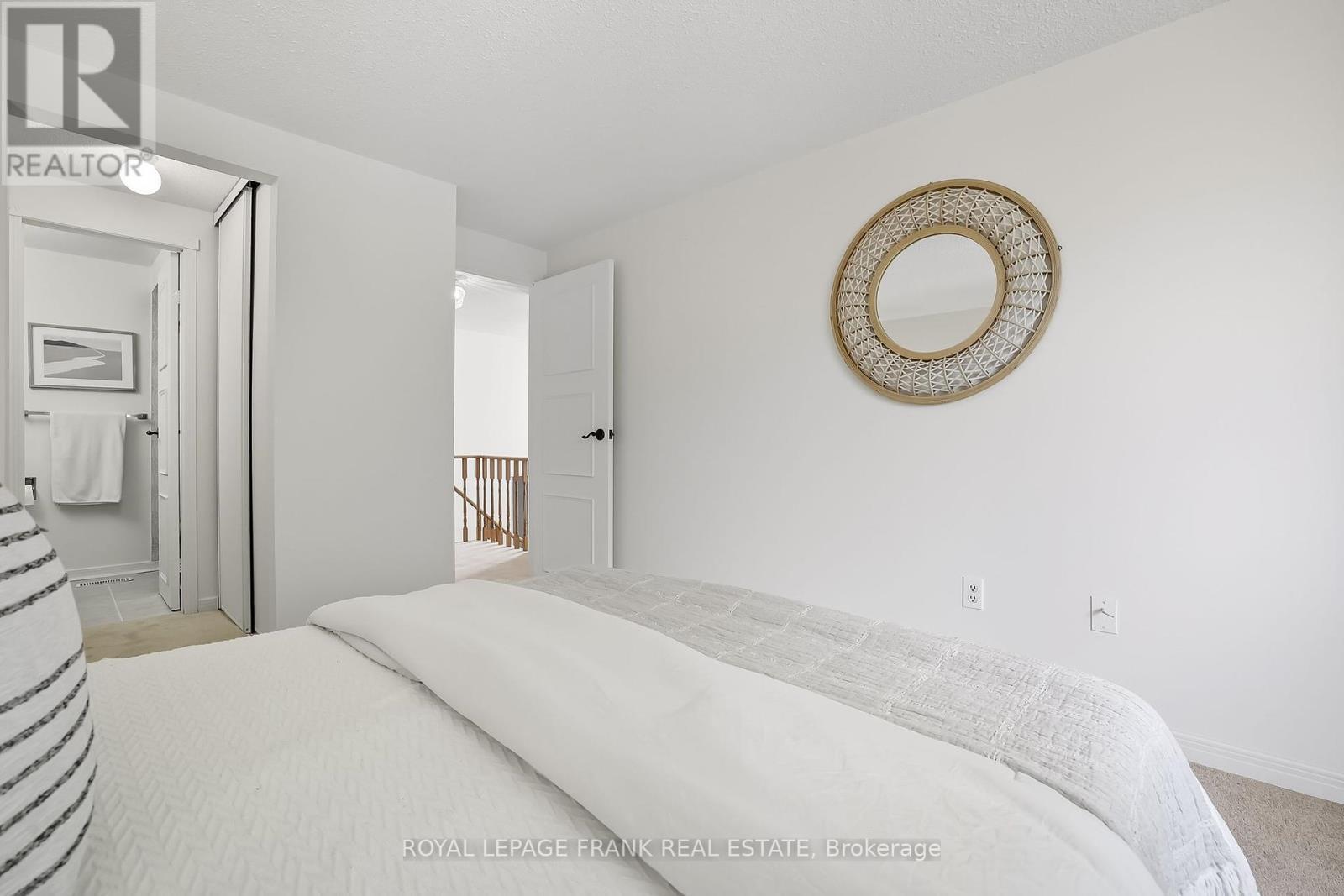 












72 REGINALD CRESCENT

,
Markham (Markham Village),




Ontario
L3P3T9


