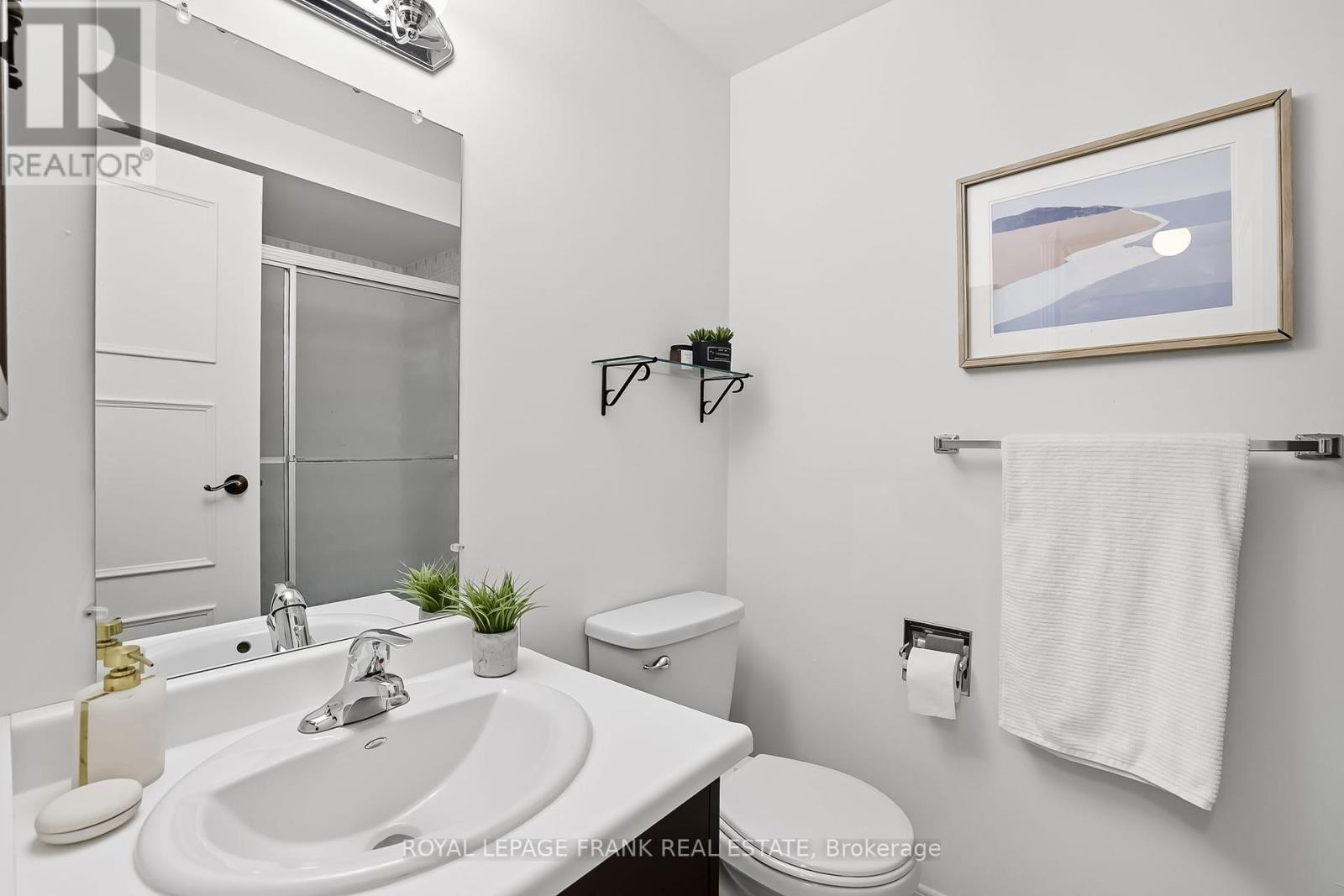 












72 REGINALD CRESCENT

,
Markham (Markham Village),




Ontario
L3P3T9

