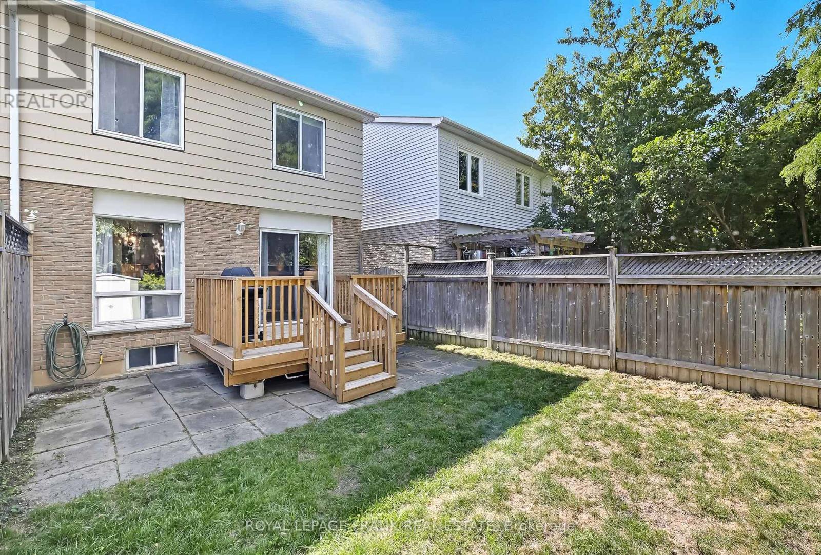 












72 REGINALD CRESCENT

,
Markham (Markham Village),




Ontario
L3P3T9

