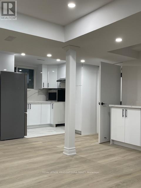 












130 LADY DOLORES AVENUE

,
Vaughan,




Ontario
L6A4G3

