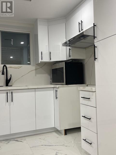 












130 LADY DOLORES AVENUE

,
Vaughan,




Ontario
L6A4G3

