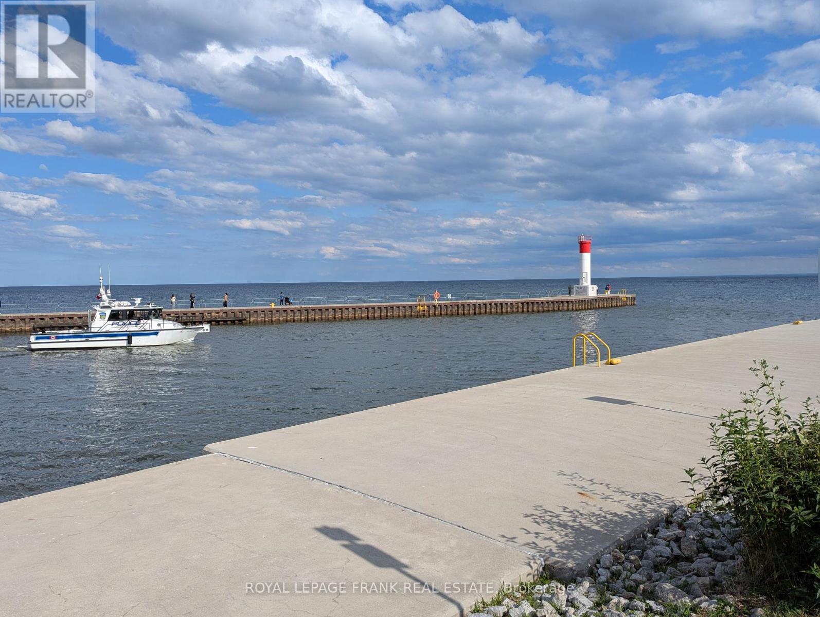 












105 - 20 SPEERS ROAD

,
Oakville (CO Central),




Ontario
L6K3R5

