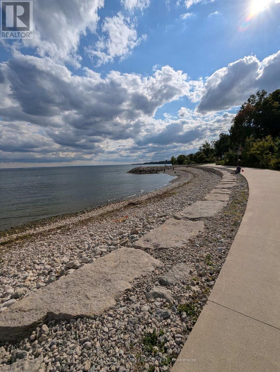 












105 - 20 SPEERS ROAD

,
Oakville (CO Central),




Ontario
L6K3R5

