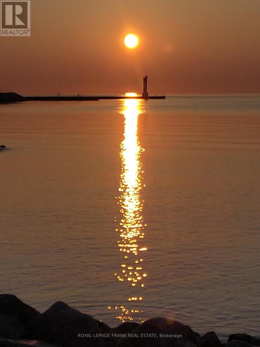 












105 - 20 SPEERS ROAD

,
Oakville (CO Central),




Ontario
L6K3R5

