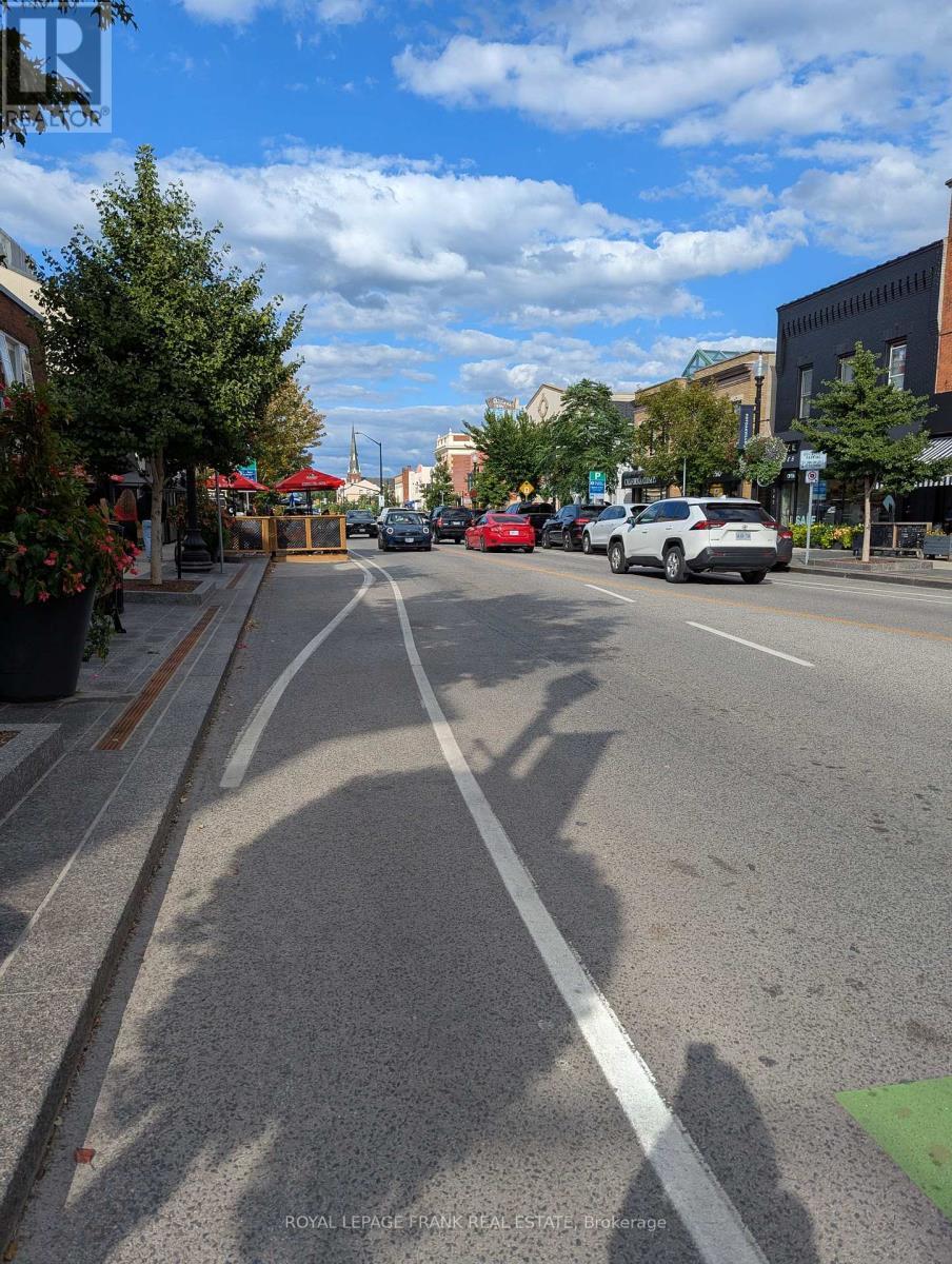 












105 - 20 SPEERS ROAD

,
Oakville (CO Central),




Ontario
L6K3R5

