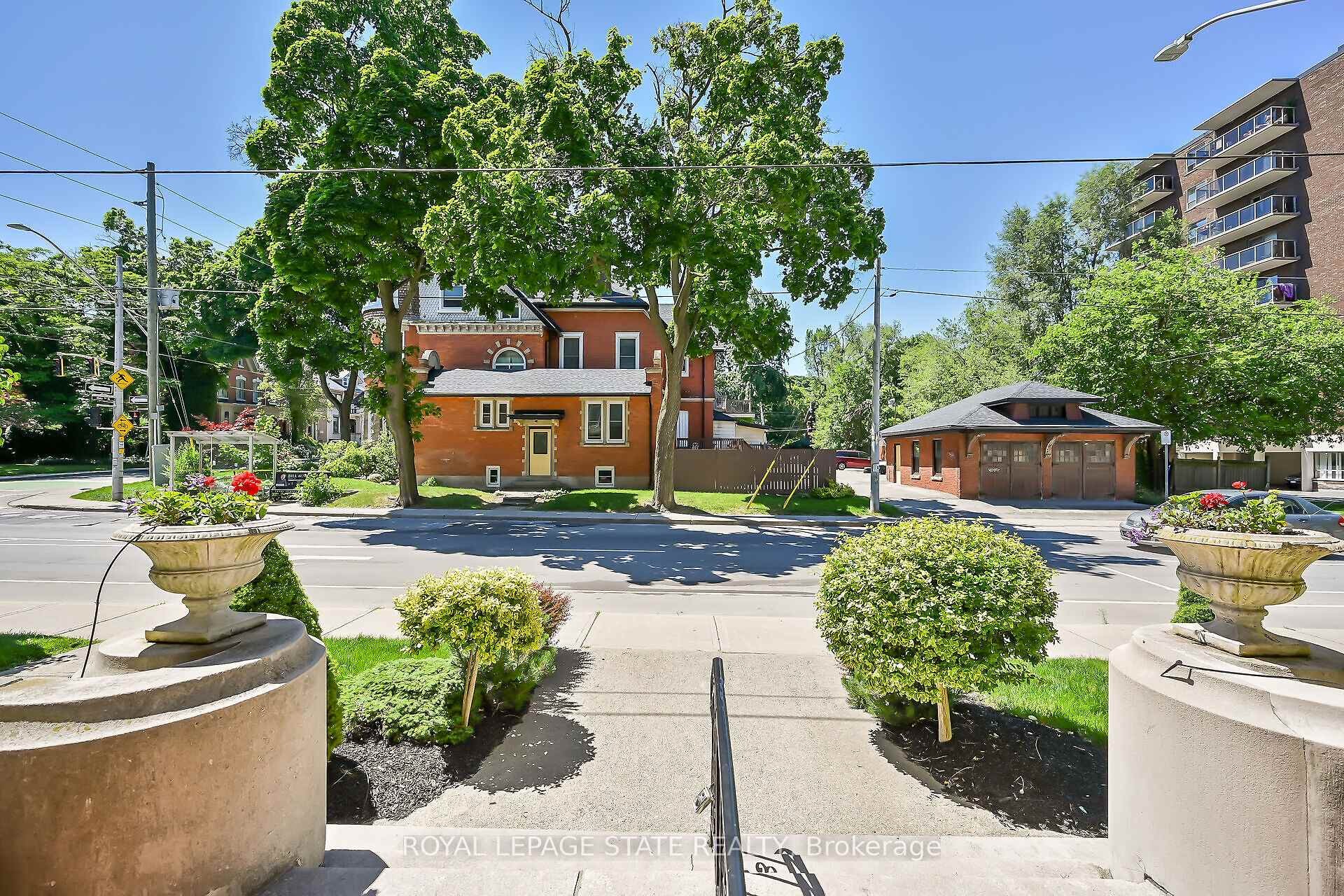 









86


Herkimer

Street, 41,
Hamilton,




ON
L8P 2G7

