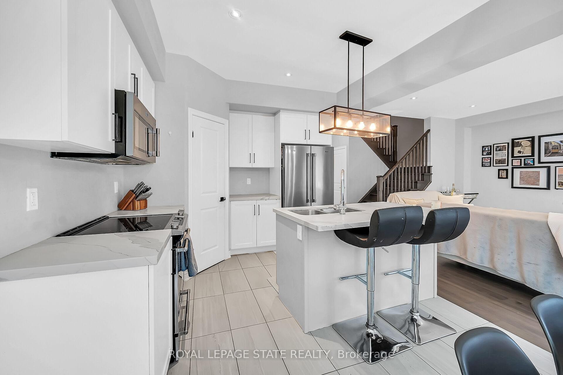 









120


vineberg

Drive, 4,
Hamilton,




ON
L8W 0B5

