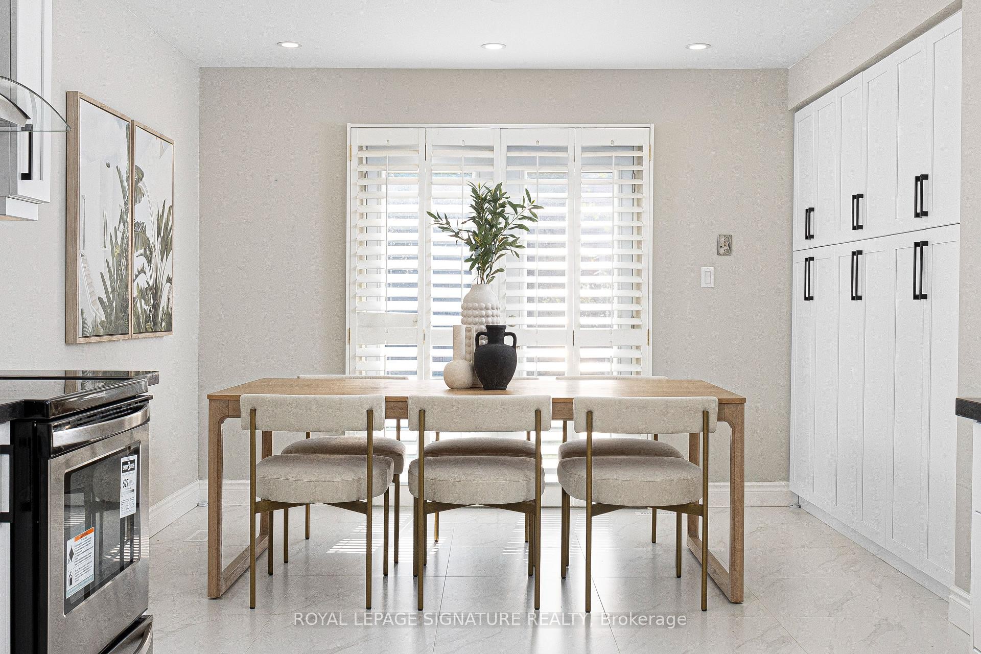 









77


Canongate

Trail,
Toronto,




ON
M1V 2R8

