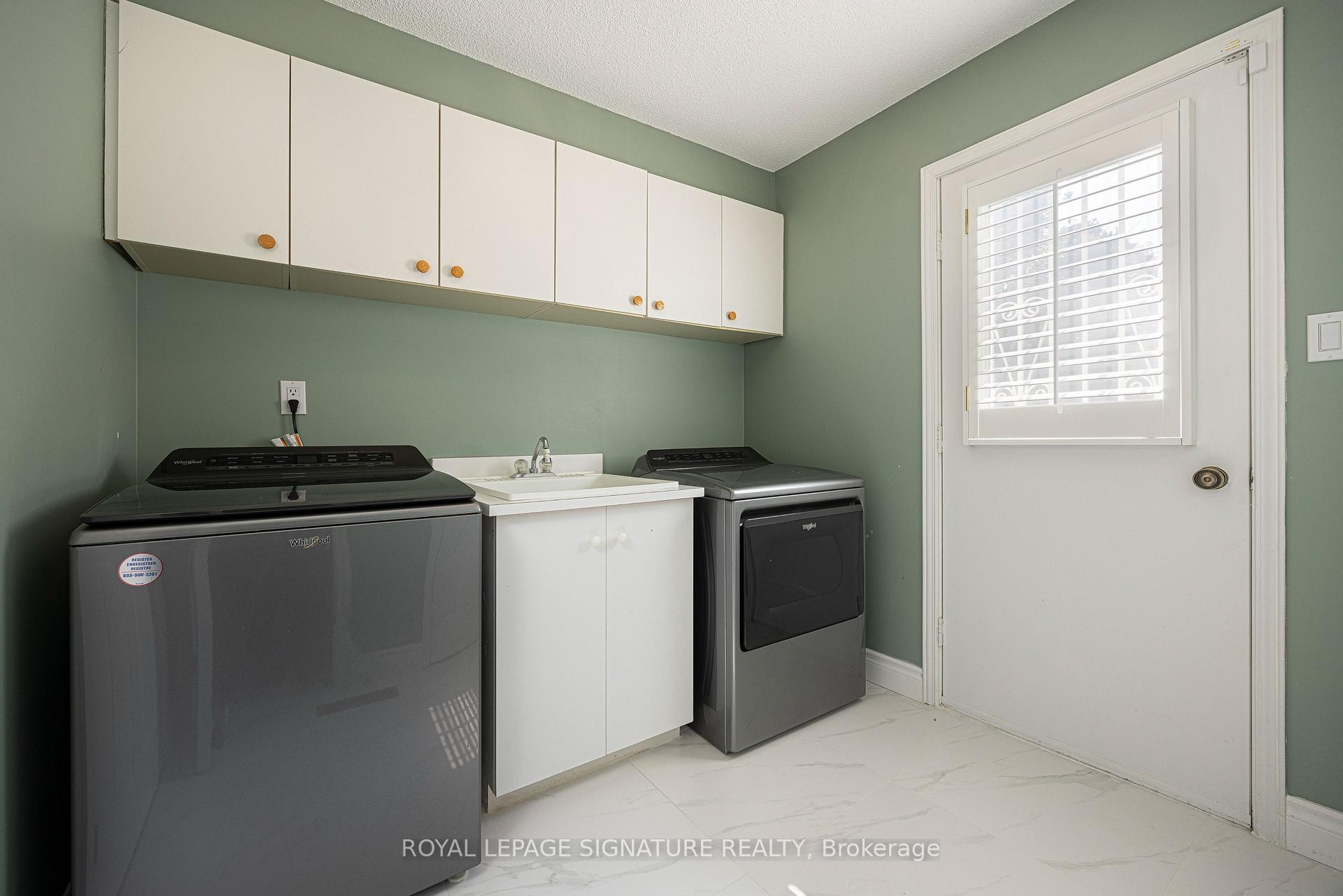 









77


Canongate

Trail,
Toronto,




ON
M1V 2R8

