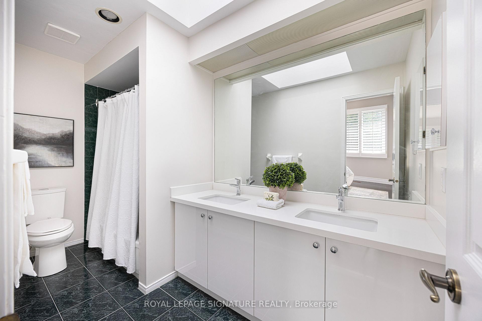 









77


Canongate

Trail,
Toronto,




ON
M1V 2R8

