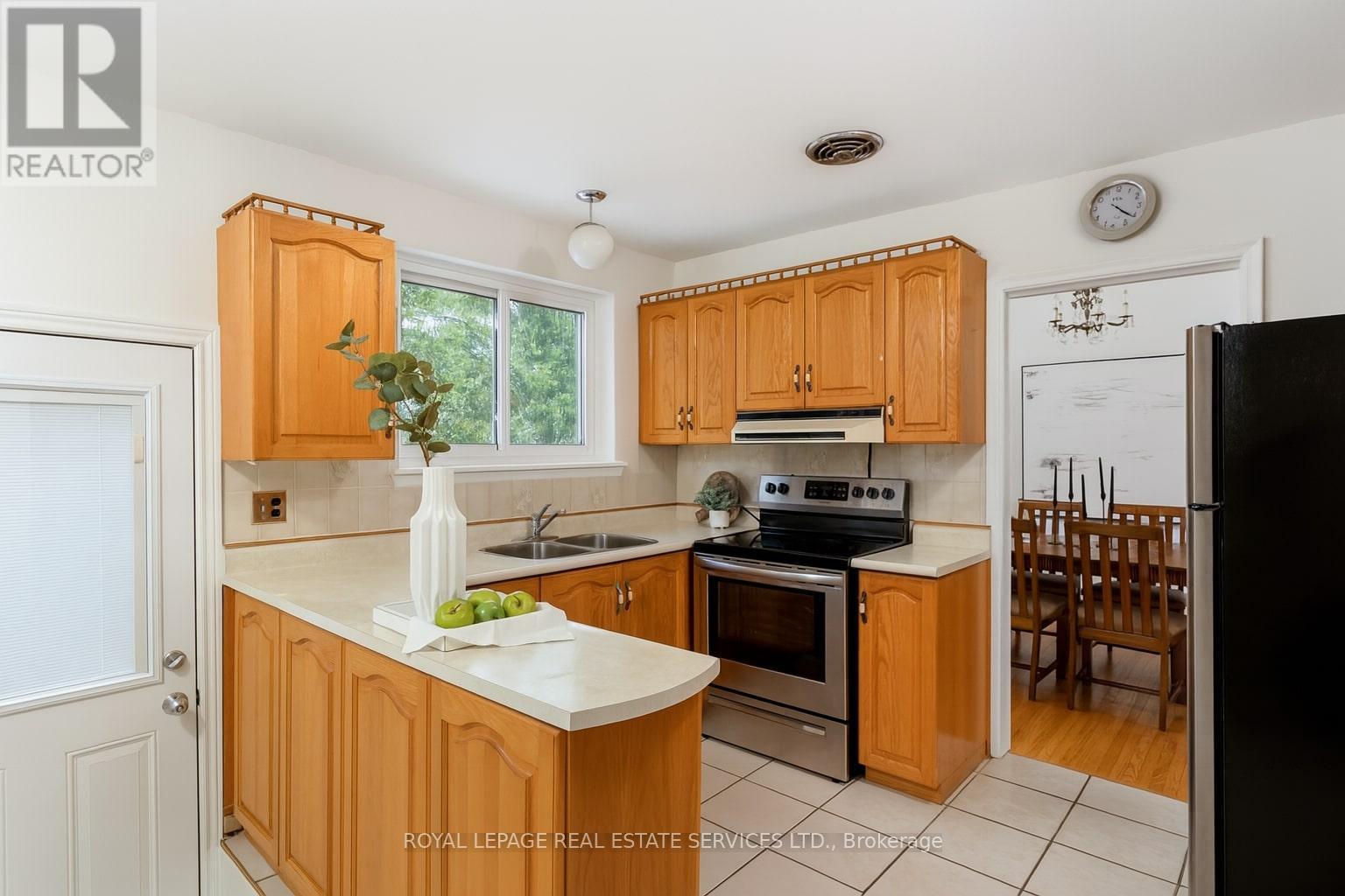 












1106 FALGARWOOD DRIVE

,
Oakville,




Ontario
L6H1N9

