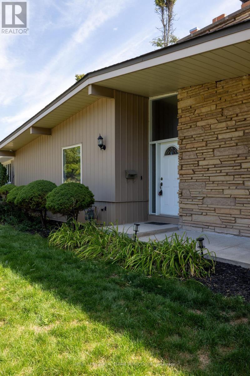 












1106 FALGARWOOD DRIVE

,
Oakville,




Ontario
L6H1N9

