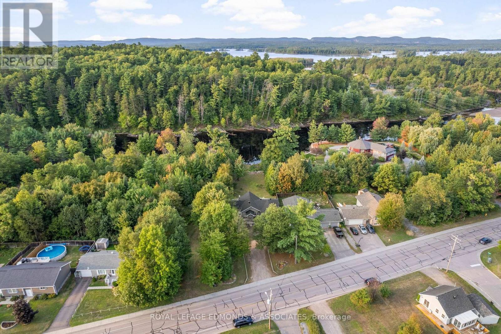 












1349 VICTORIA STREET

,
Petawawa,




Ontario
K8H2E9

