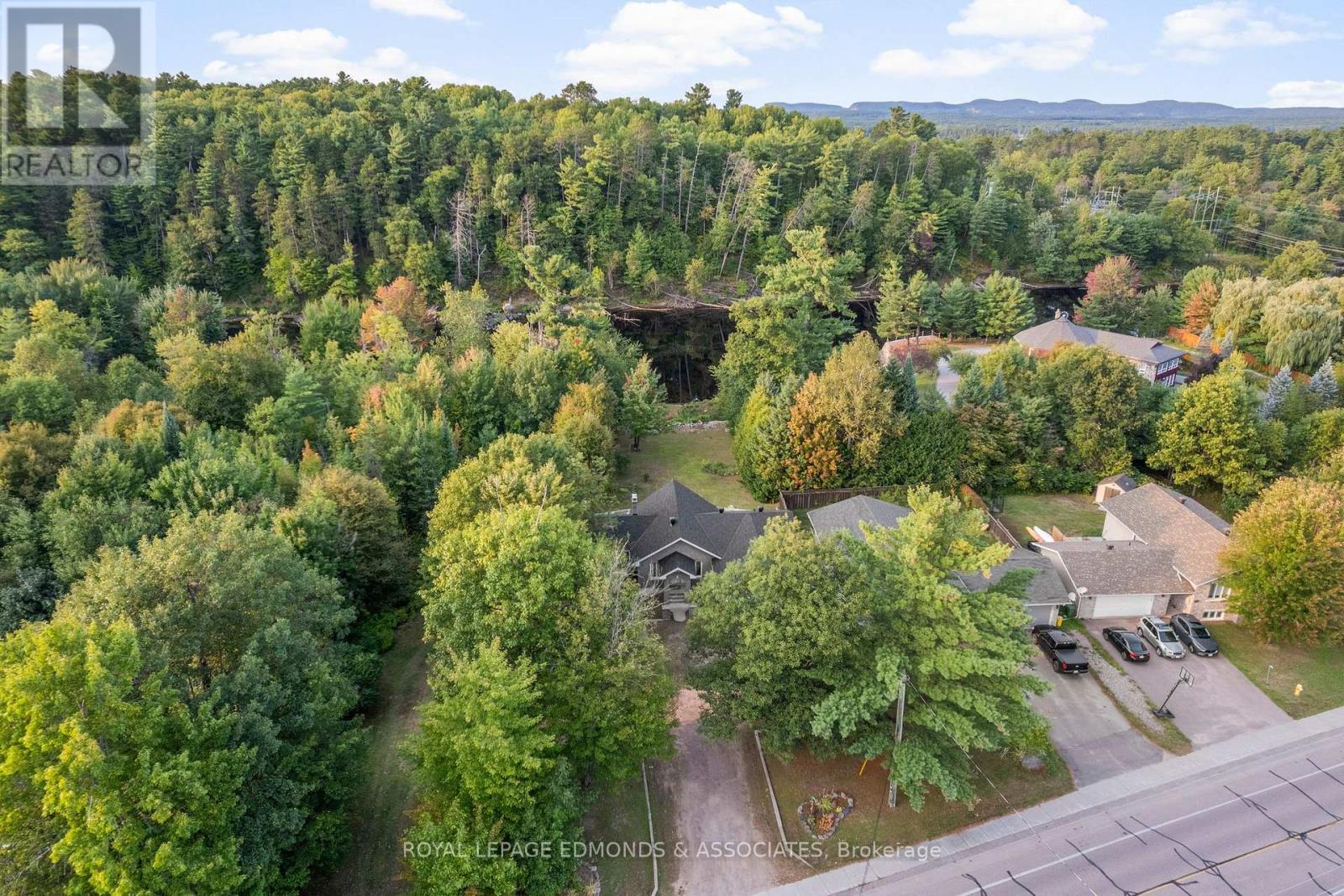 












1349 VICTORIA STREET

,
Petawawa,




Ontario
K8H2E9

