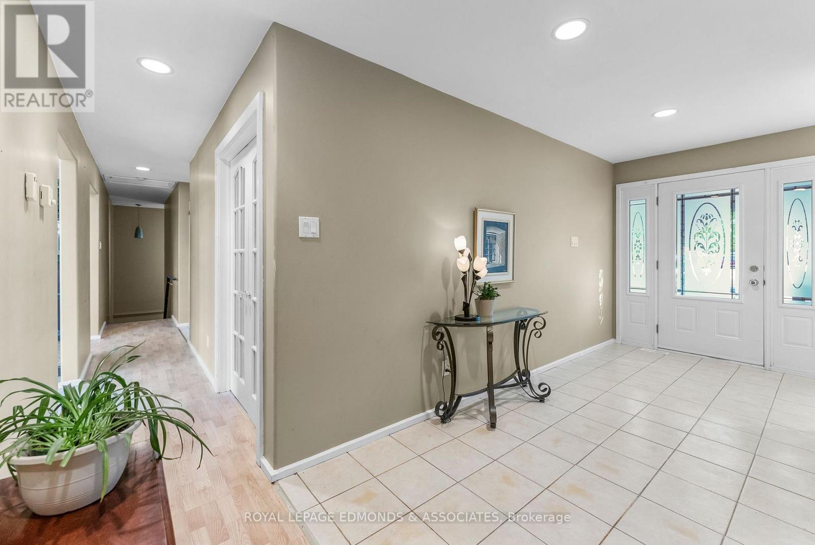 












1349 VICTORIA STREET

,
Petawawa,




Ontario
K8H2E9

