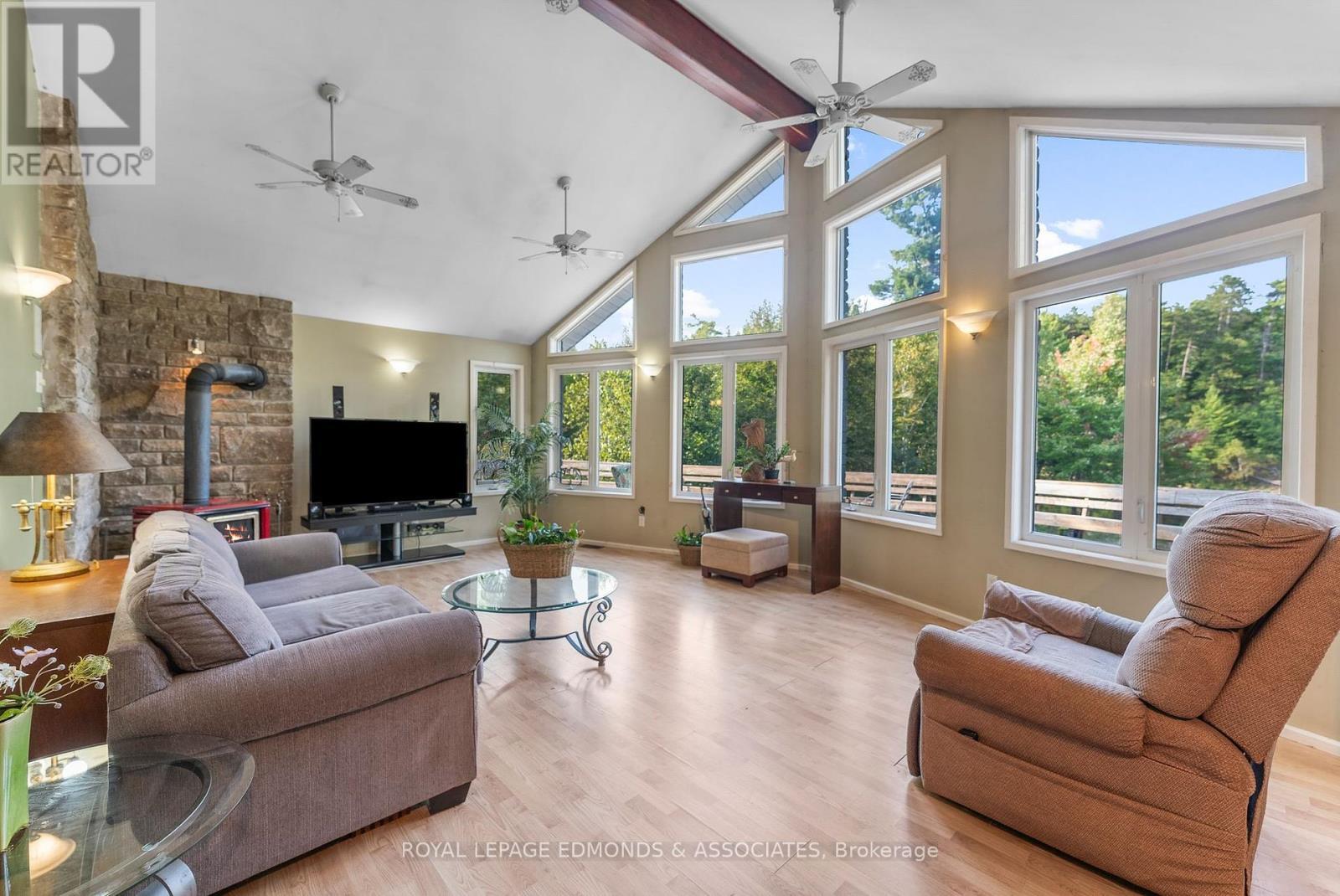 












1349 VICTORIA STREET

,
Petawawa,




Ontario
K8H2E9

