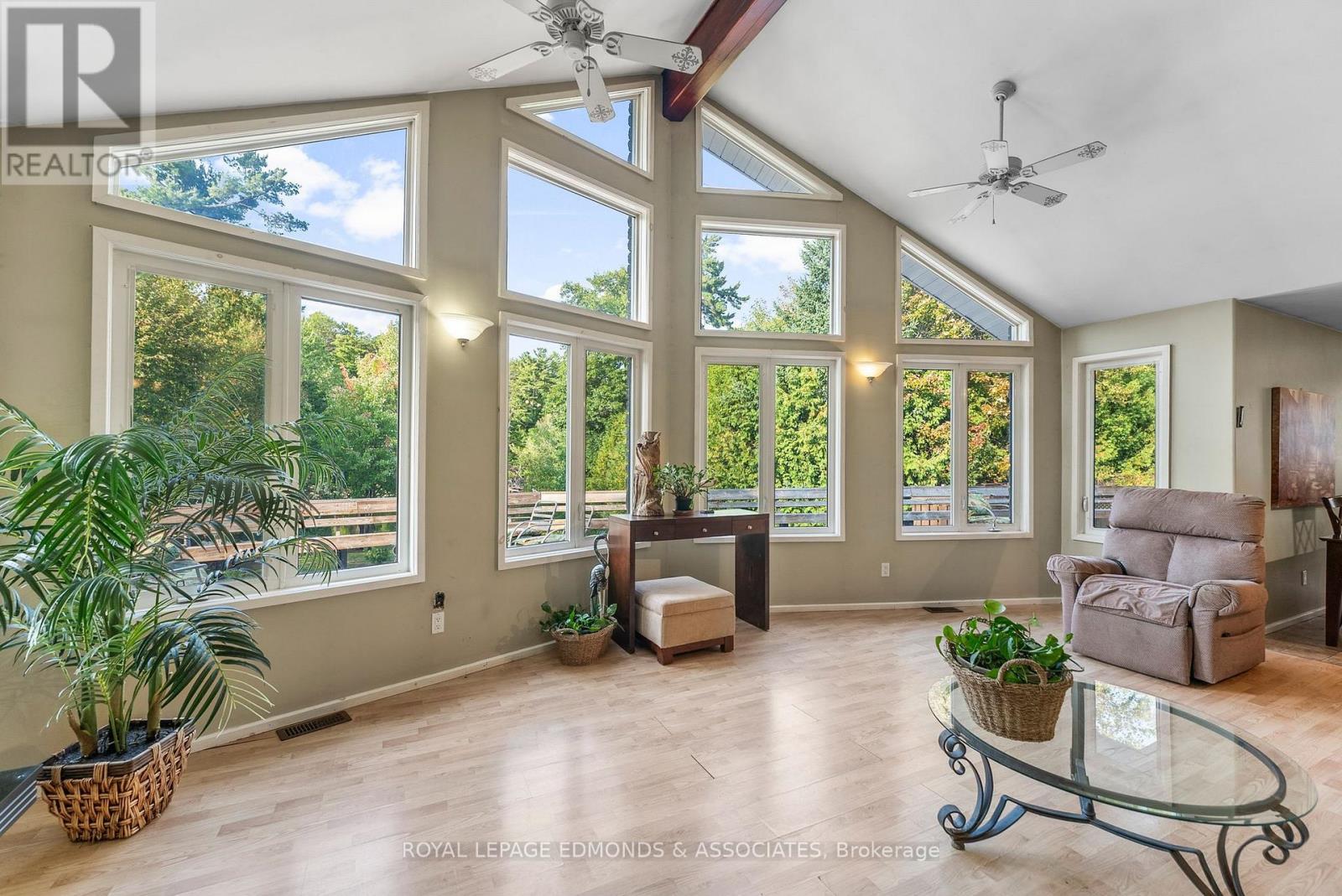 












1349 VICTORIA STREET

,
Petawawa,




Ontario
K8H2E9

