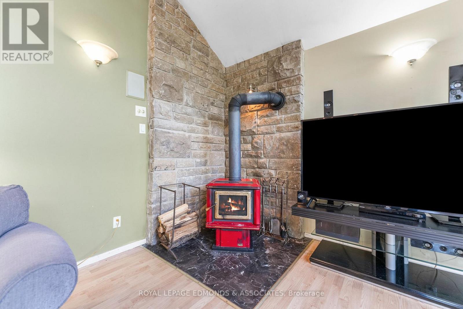 












1349 VICTORIA STREET

,
Petawawa,




Ontario
K8H2E9

