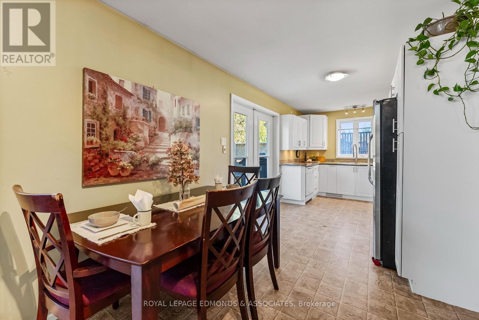 












1349 VICTORIA STREET

,
Petawawa,




Ontario
K8H2E9

