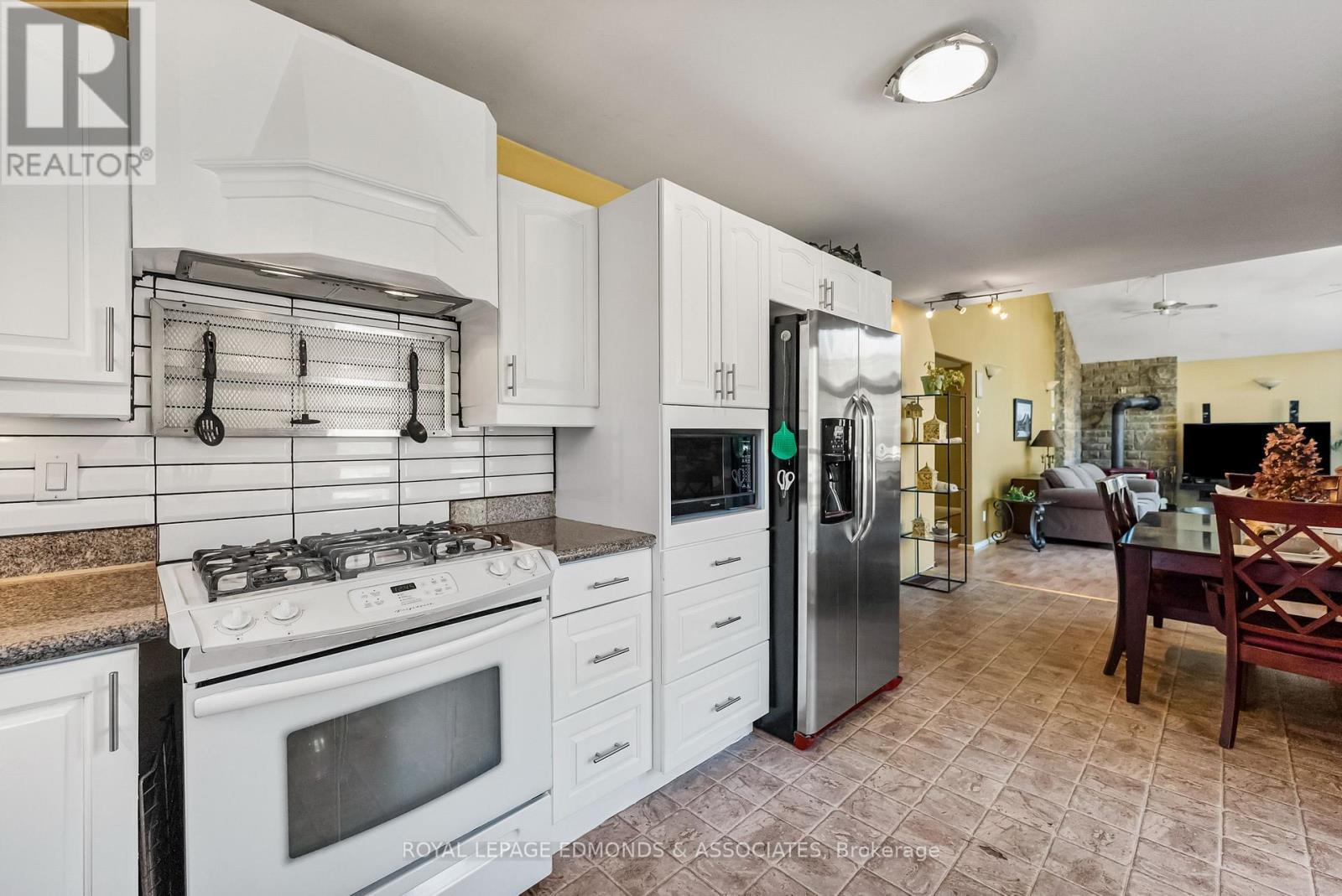 












1349 VICTORIA STREET

,
Petawawa,




Ontario
K8H2E9

