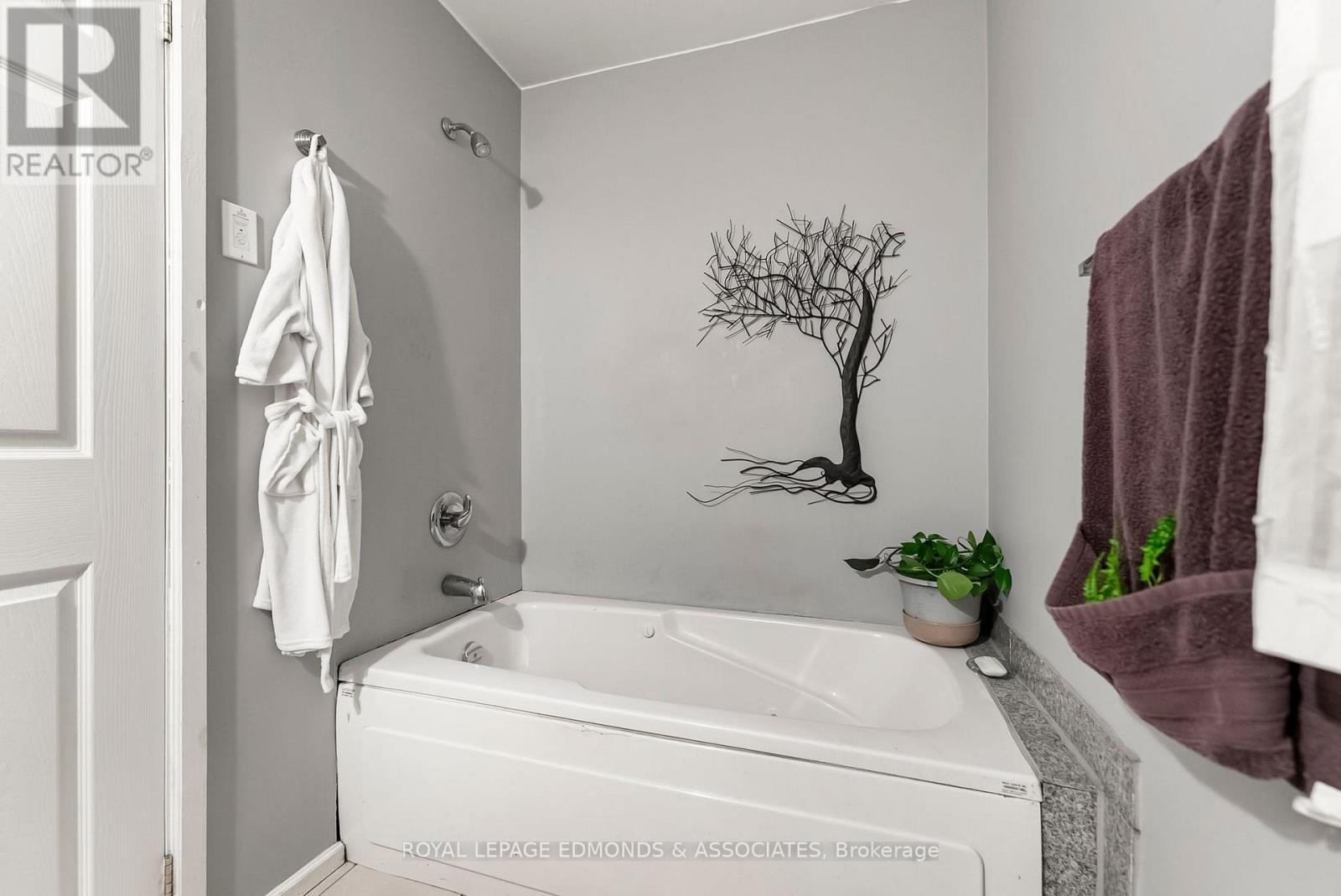 












1349 VICTORIA STREET

,
Petawawa,




Ontario
K8H2E9

